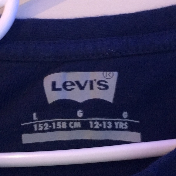 Levi’s oversized t - Picture 3 of 4